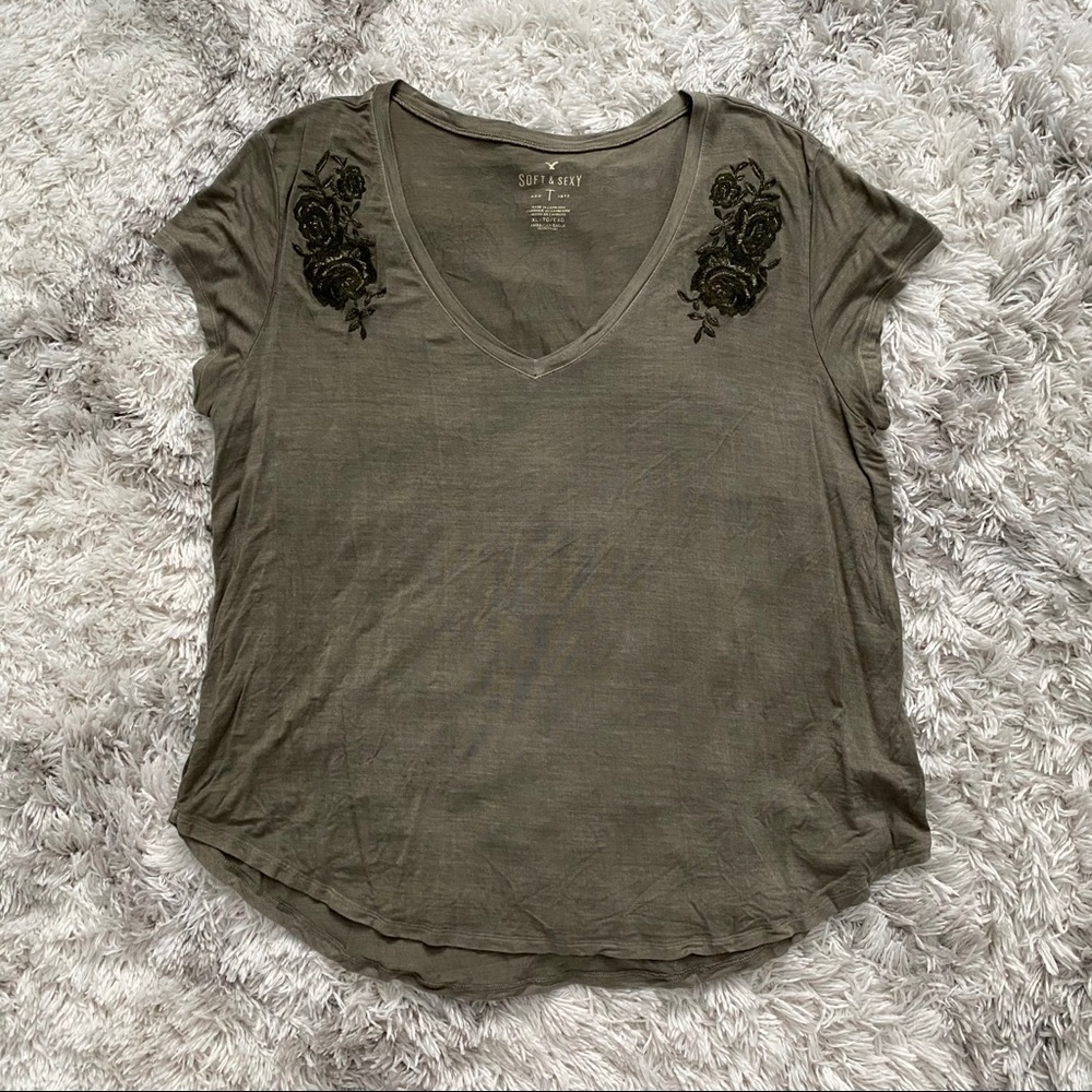 American Eagle Soft&Sexy Embroidered V Neck